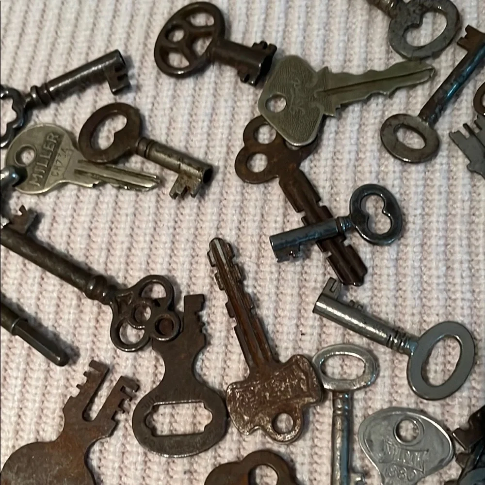 Vintage Key Collection - Picture 4 of 4